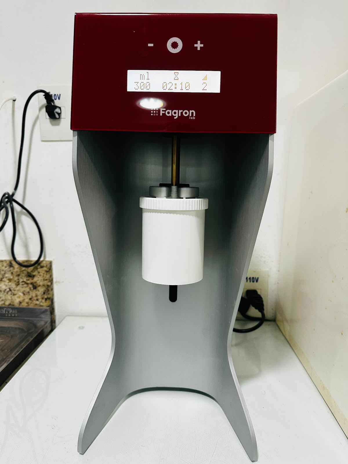 Equipamento Fagron Lab usado na manipulação de fórmulas